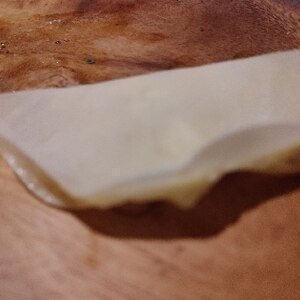 餃子の皮で★半折りマヨWチーズピザ